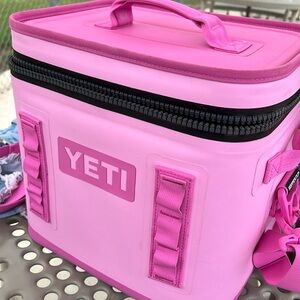 Yeti hooper 12 nothing wrong with it just want to get rid of it